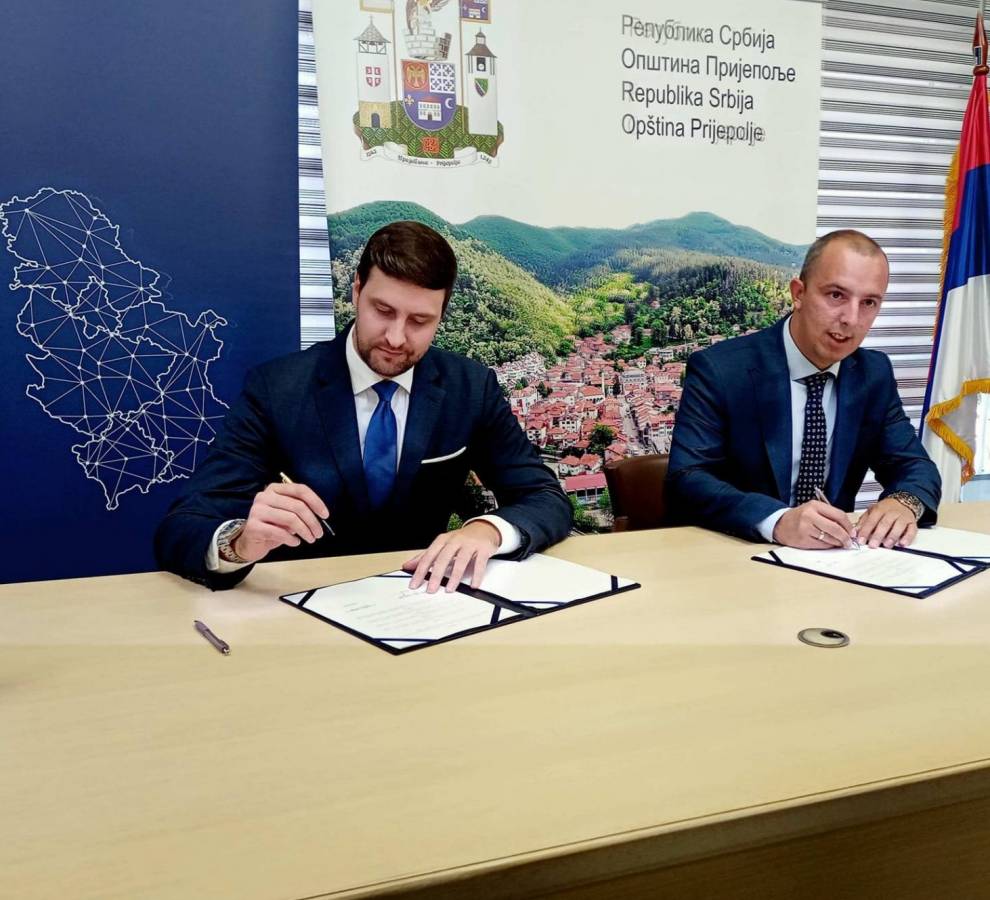 Потписан Уговор о суфинансирању пројекта за изградњу водоводне мреже у насељу Равне